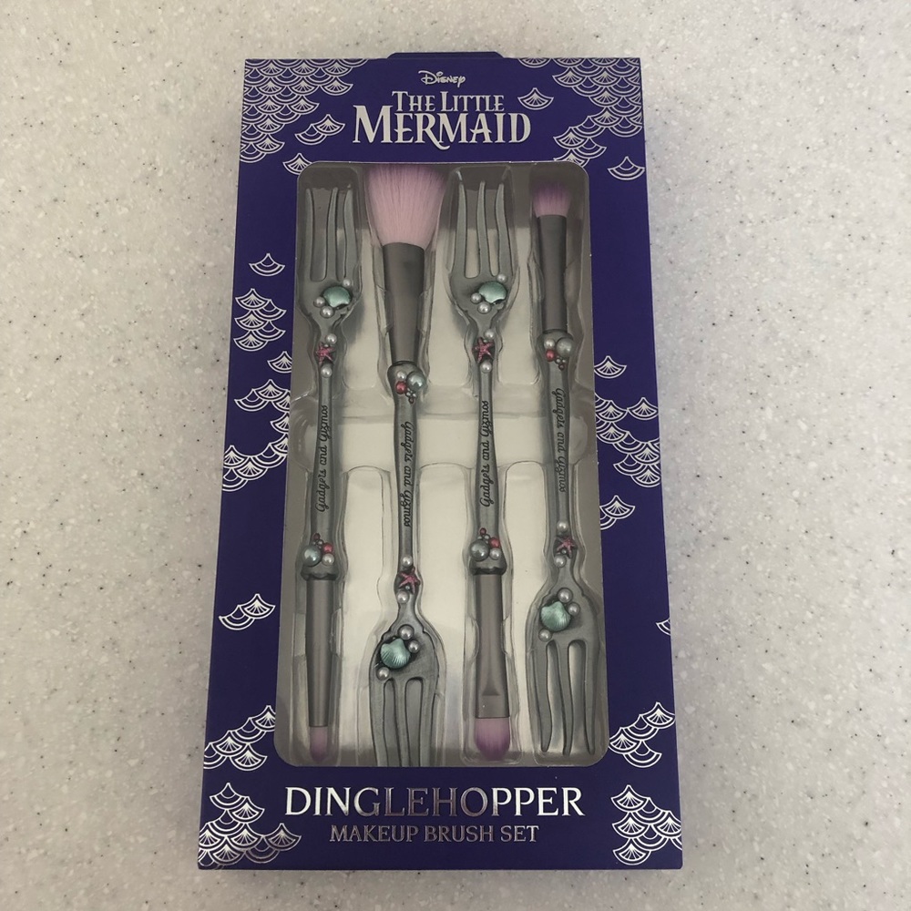 Disney’s The Little Mermaid makeup brush set